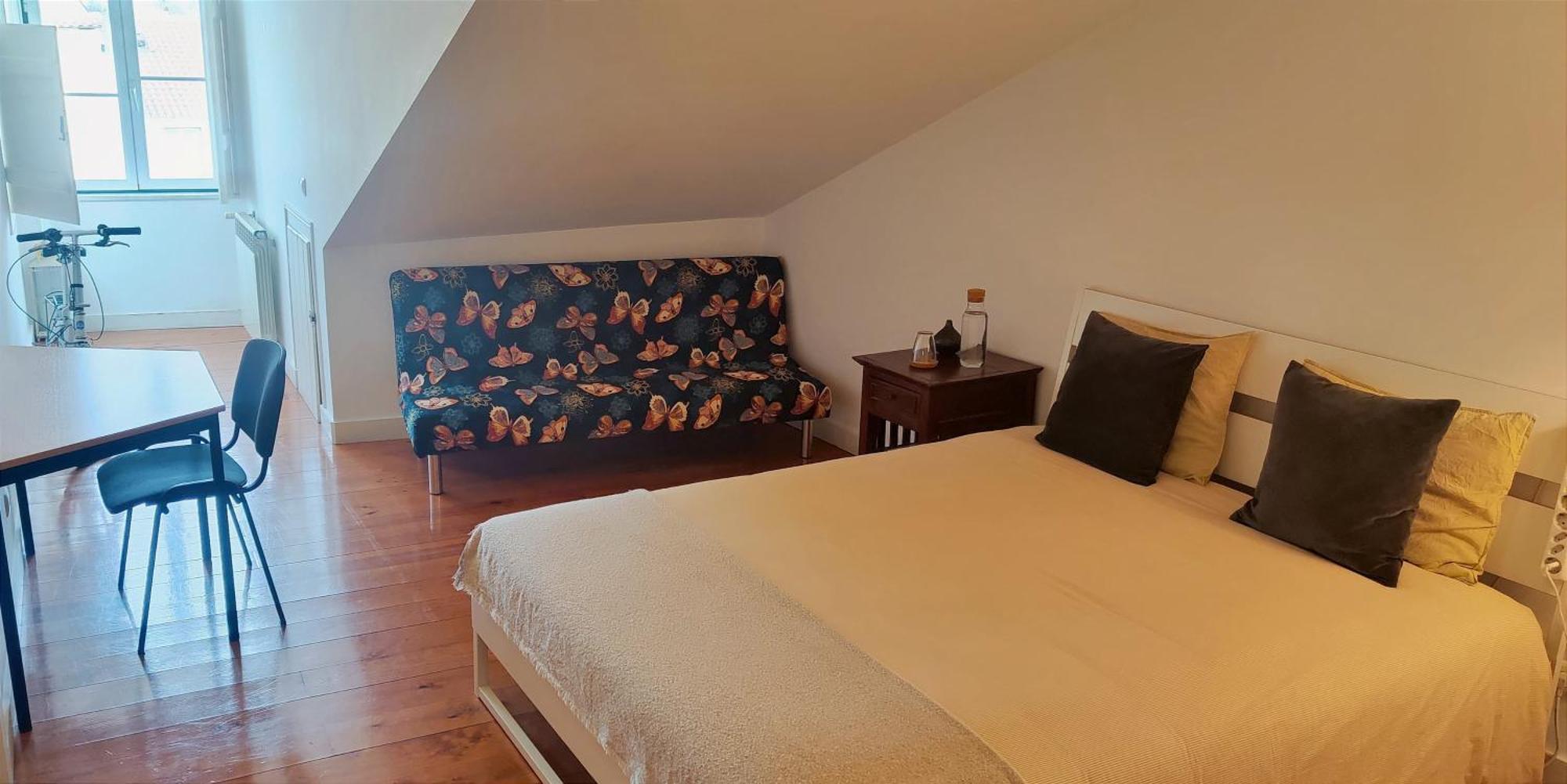 Triplo Com Wc Privativo No Coracao Do Chiado Privat bolig Lisboa